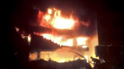 Fire inside the Buharanpur Mall