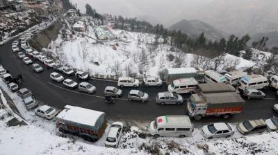 Snowfall in Rohtang Manali
