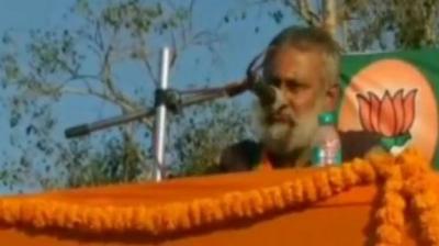 BJP Leader incites crowd Attack