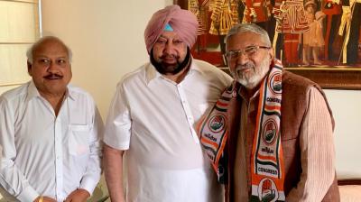 Vijay Sathi joins Congress