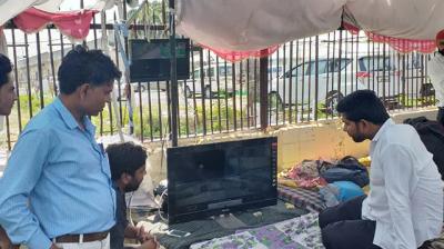 SP and BSP held protests outside Strongong Room