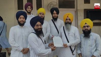GNDU ਦੇ ਵਿਦਿਆਰਥੀਆਂ ਨੇ ਅਕਾਲ ਤਖ਼ਤ ਸਾਹਿਬ ਵਿਖੇ ਦਿੱਤਾ ਮੰਗ ਪੱਤਰ