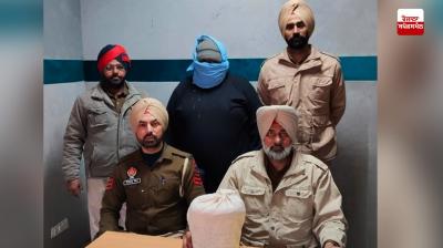 ਪੁਲਿਸ ਮੁਲਜ਼ਮ ਬਾਰੇ ਜਾਣਕਾਰੀ ਦਿੰਦੀ ਹੋਈ 