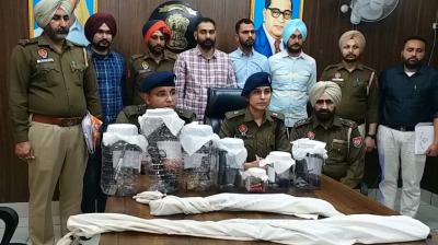 3 persons arrested with weapons
