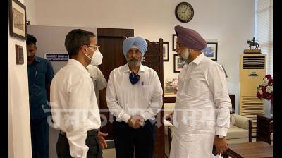 Sukhjinder Randhawa conducted surprise check at 9 AM at Punjab Police Headquarter