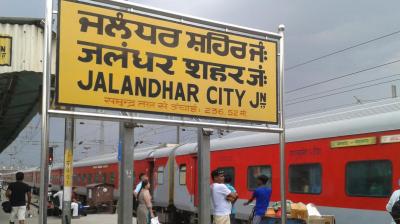 A painful accident happened at the railway station