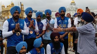  Hockey Team Players of the paid obeisance at Darbar Sahib news
