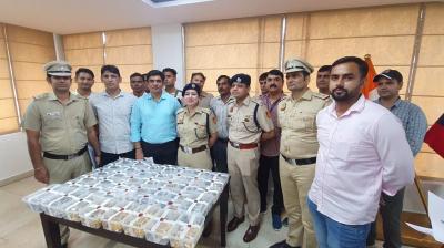 Police arrest 3 in robbery case