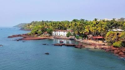 Must visit this romantic place of goa the dona paula beach