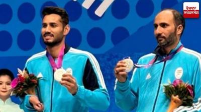 Harbhajan Singh ETO congratulated Junior Sports Officer Rajkumar 