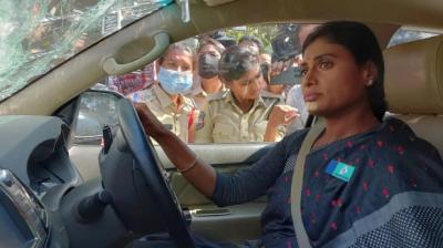 Andhra CM’s sister Sharmila’s car towed away with her inside it