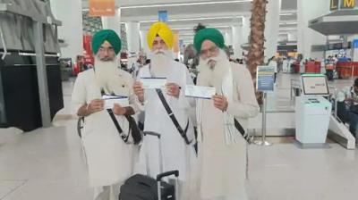 The Farmers' leaders were not allowed to board the plane with Sri Sahib
