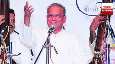 Famous singer Prabhakar Karekhar passes away