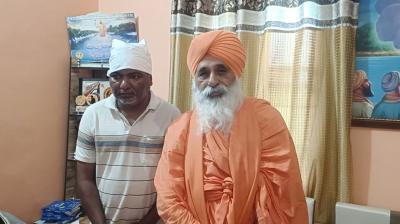  ਬਲਬੀਰ ਸਿੰਘ ਸੀਚੇਵਾਲ ਨੌਜਵਾਨ ਬਾਰੇ ਜਾਣਕਾਰੀ ਦਿੰਦੇ ਹੋਏ 