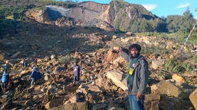 Over 100 feared dead by a landslide in Papua New Guinea