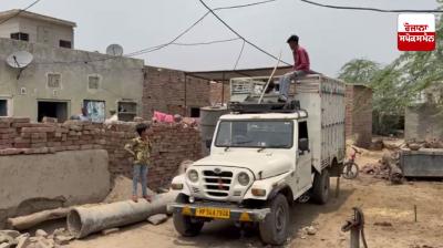 ਜਲਾਲਬਾਦ ਦੇ ਸਰਹੱਦੀ ਪਿੰਡ ਪੱਕਾ ਚਿਸਤੀ ਉਜਾਵਾਲੀ ਤੋਂ ਲੋਕਾਂ ਨੇ ਸੁਰੱਖਿਅਤ ਥਾਵਾਂ ਵੱਲ ਨੂੰ ਪਾਏ ਚਾਲੇ 