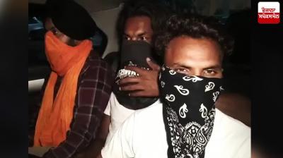 Heroin worth 1.60 crores was recovered from 3 smugglers caught by the STF team in Amritsar.