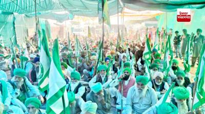 ਧਰਨੇ ’ਤੇ ਬੈਠੇ ਕਿਸਾਨ 