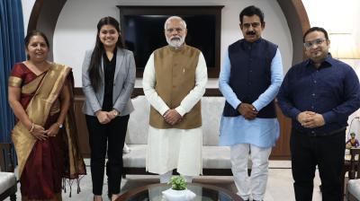 Tanishka Sujit Met PM Narendra Modi