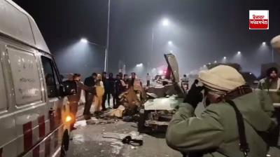 ਮੌਕੇ ’ਤੇ ਪਹੁੰਚ ਕੇ ਪੁਲਿਸ ਅਧਿਕਾਰੀ ਜਾਂਚ ਕਰਦੇ ਹੋਏ 