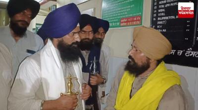 Jathedar Giani Gurgaj reprimanded the person who leveled allegations against the injured Granthi Singh