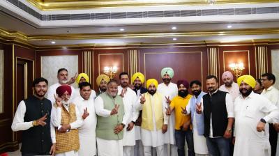 Cm Mann With Ministers 