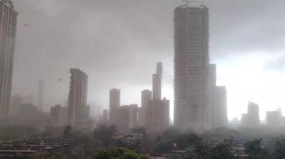 Massive Dust Storm, Season's First Rain In Mumbai