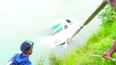 The Centro car fell into the canal due to imbalance