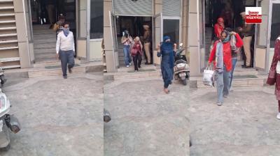 The business of prostitution was going on in the hotel, the police raided and detained many couples