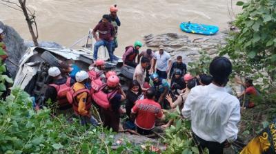  Bolero full of pilgrims from Punjab fell into a ditch, 7 members of the same family were seriously injured