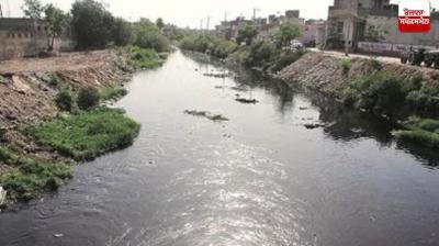 PPCB ordered the dyeing units to stop draining water in the old canal