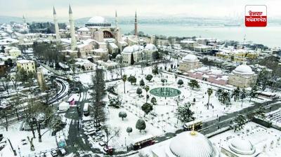 Heavy snowfall disrupts normal life in Turkey