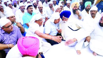 Pehlwan Namit Ardas Inaugurates OP Soni, And Other Leaders.