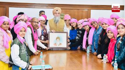 Speaker Sandhawan encouraged the school and college girls who came to visit the Punjab Vidhan Sabha to succeed in life and become good citizens.