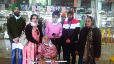 The 91-year-old mother along with her family paid obeisance at Kartarpur Sahib