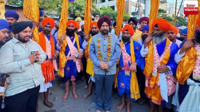  ਮਹਾਰਾਸ਼ਟਰ ਦੇ ਨਾਂਦੇੜ ਤਖ਼ਤ ਸ਼੍ਰੀ ਹਜ਼ੂਰ ਸਾਹਿਬ ਵਿਖੇ ਸੰਗਤਾਂ ਦੁਸਹਿਰਾ ਮੁਹੱਲਾ ਮਨਾਉਂਦੀਆਂ ਹੋਈਆਂ 