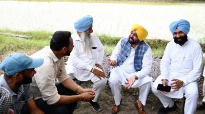  CM ਭਗਵੰਤ ਮਾਨ ਨੇ ਆਪਣਾ ਕਾਫ਼ਲਾ ਰੋਕ ਕੇ ਕਿਸਾਨਾਂ ਨਾਲ ਕੀਤੀ ਗੱਲਬਾਤ