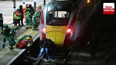People attacked with a knife on a moving train in Britain