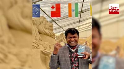 Sudarshan Patnaik honored with 'Sand Master' award in Britain