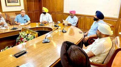 Private bus operators meeting with Finance Minister and Transport Minister