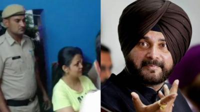 Women detained for throwing slipper at Navjot Singh Sidhu