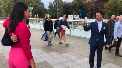Ricky Ponting Was Approached For a Photo By a Fan