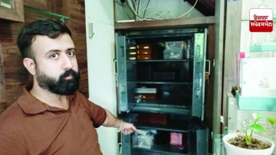 Crores of rupees looted from goldsmith's shop in Dhakauli