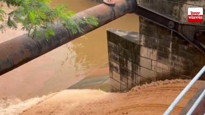 ਚੰਡੀਗੜ੍ਹ 'ਚ ਸੁਖਨਾ ਲੇਕ ਦਾ ਵਧਿਆ ਪਾਣੀ, ਸੁਖਨਾ ਲੇਕ ਦੇ ਖੋਲ੍ਹੇ ਫਲੱਡ ਗੇਟ, ਵੱਜੇ ਸਾਇਰਨ 