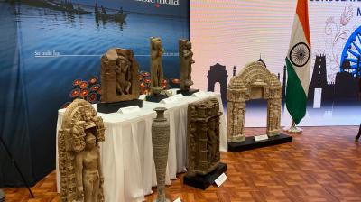 America has returned 307 old items worth about 4 million US dollars to India