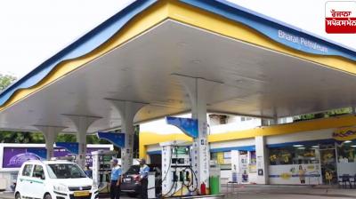 The number of petrol pumps in India has crossed 100,000.