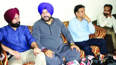 Navjot Singh Sidhu Talking to Media