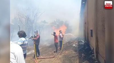 A fire broke out in a warehouse in Gurdaspur News in punjabi