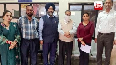 Vigilance arrests Wasika Navis while taking bribe of Rs. 15000