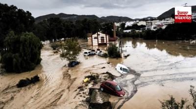  ਸਪੇਨ 'ਚ ਅਚਾਨਕ ਆਏ ਹੜ੍ਹ ’ਚ ਰੁੜਦੀਆਂ ਹੋਈਆਂ ਕਾਰਾਂ 